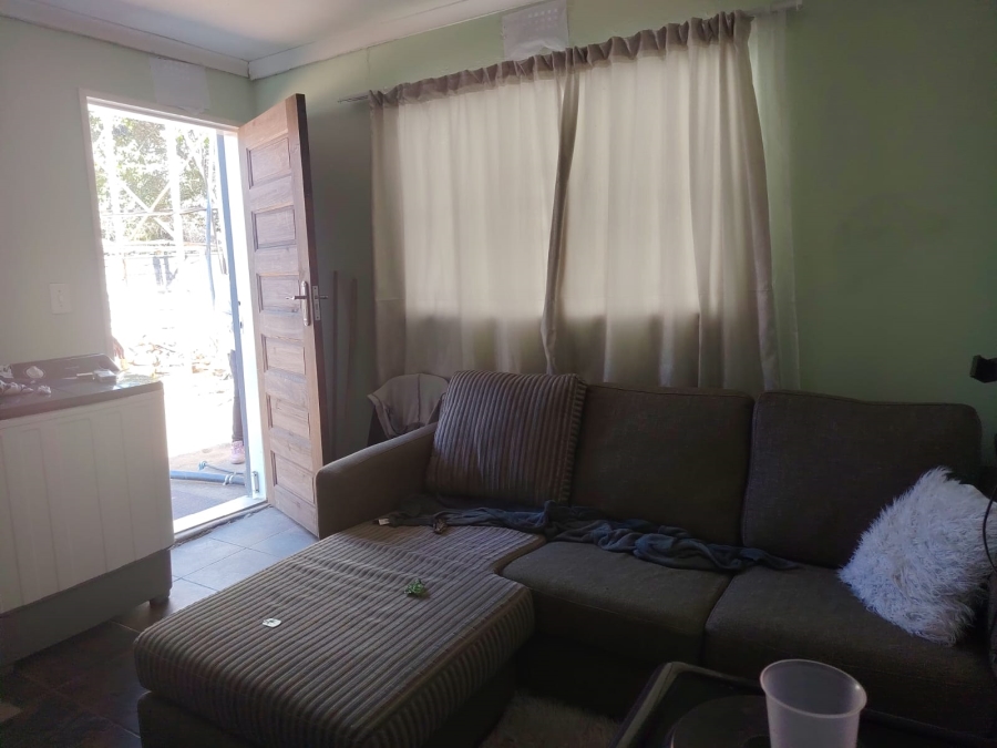 To Let 1 Bedroom Property for Rent in Oos Einde North West
